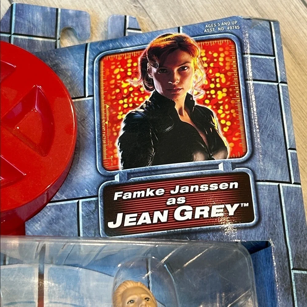 Toy Biz 2000 X-men The Movie Famke Janssen Jean Grey Marvel Action Figure 49749